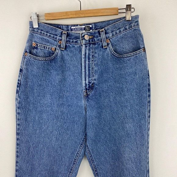 GAP Classic Fit Taper Medium Wash Jeans - Picture 6 of 7